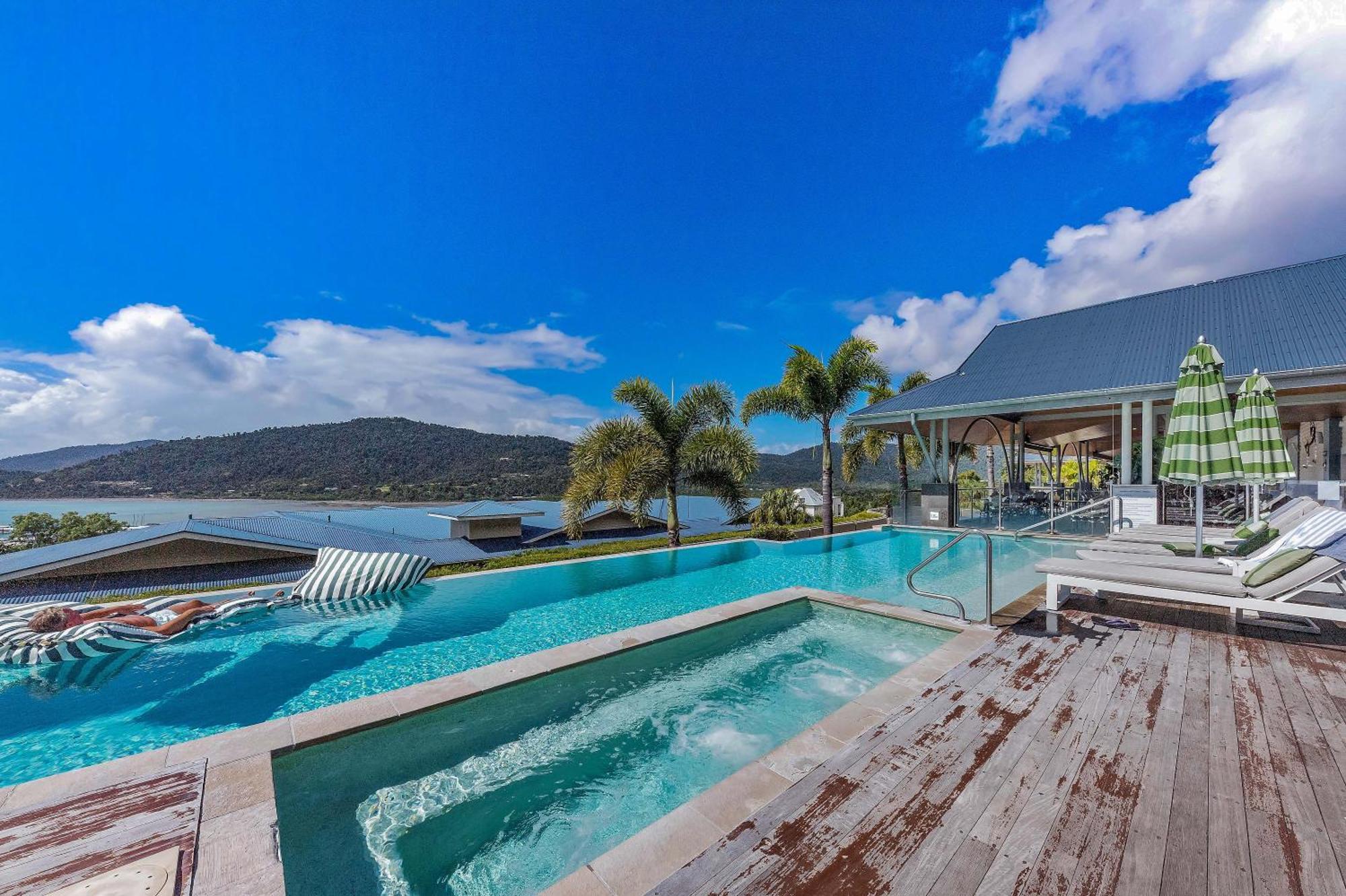 Club Airlie