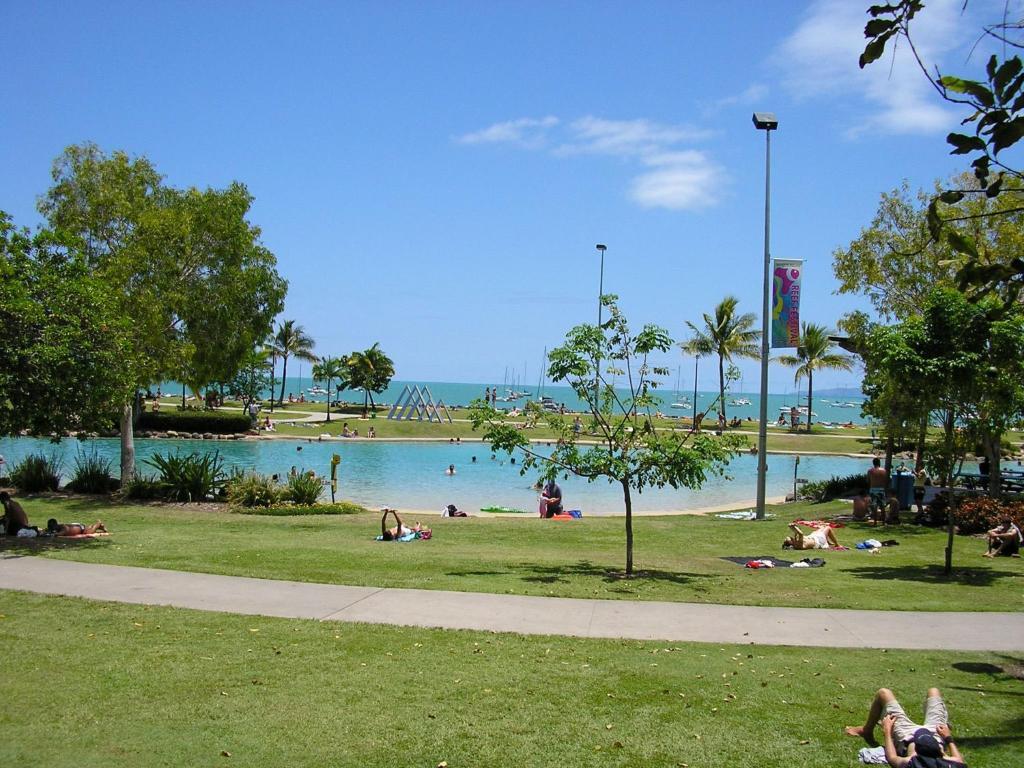 Whitsunday On The Motel Airlie Beach