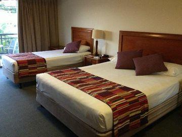 At Water's Edge 4* Airlie Beach