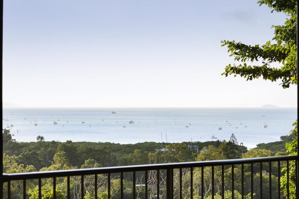Island Dreams Airlie Beach