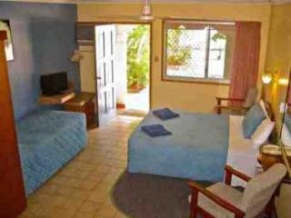 Paradise Court Units Airlie Beach