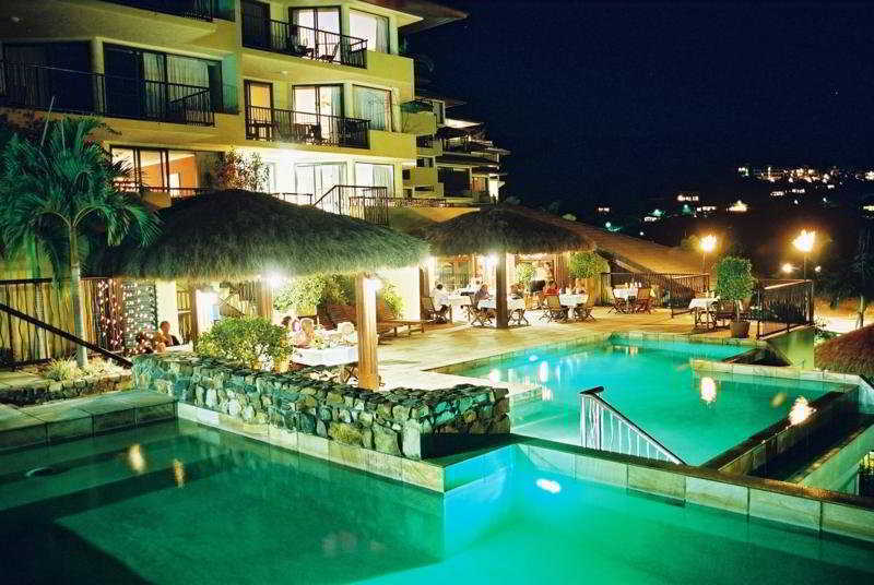 At Water's Edge 4*