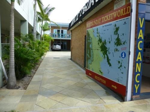 Airlie Court Units Aparthotel 3*