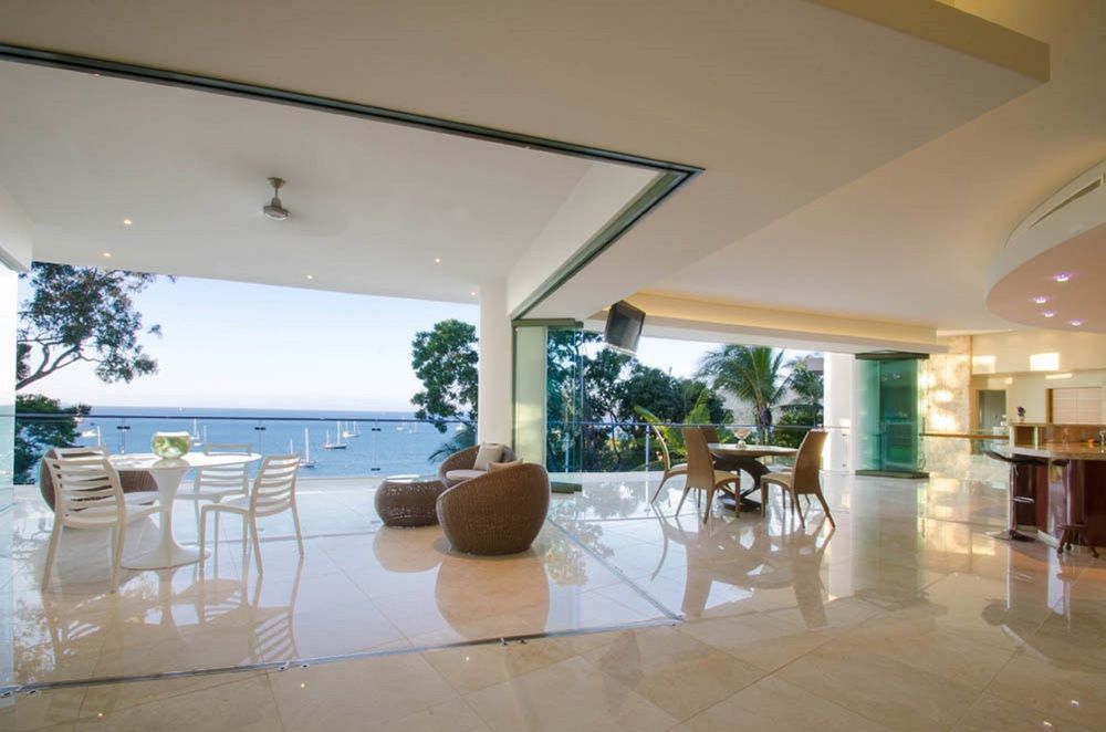 One Oceanview * Airlie Beach