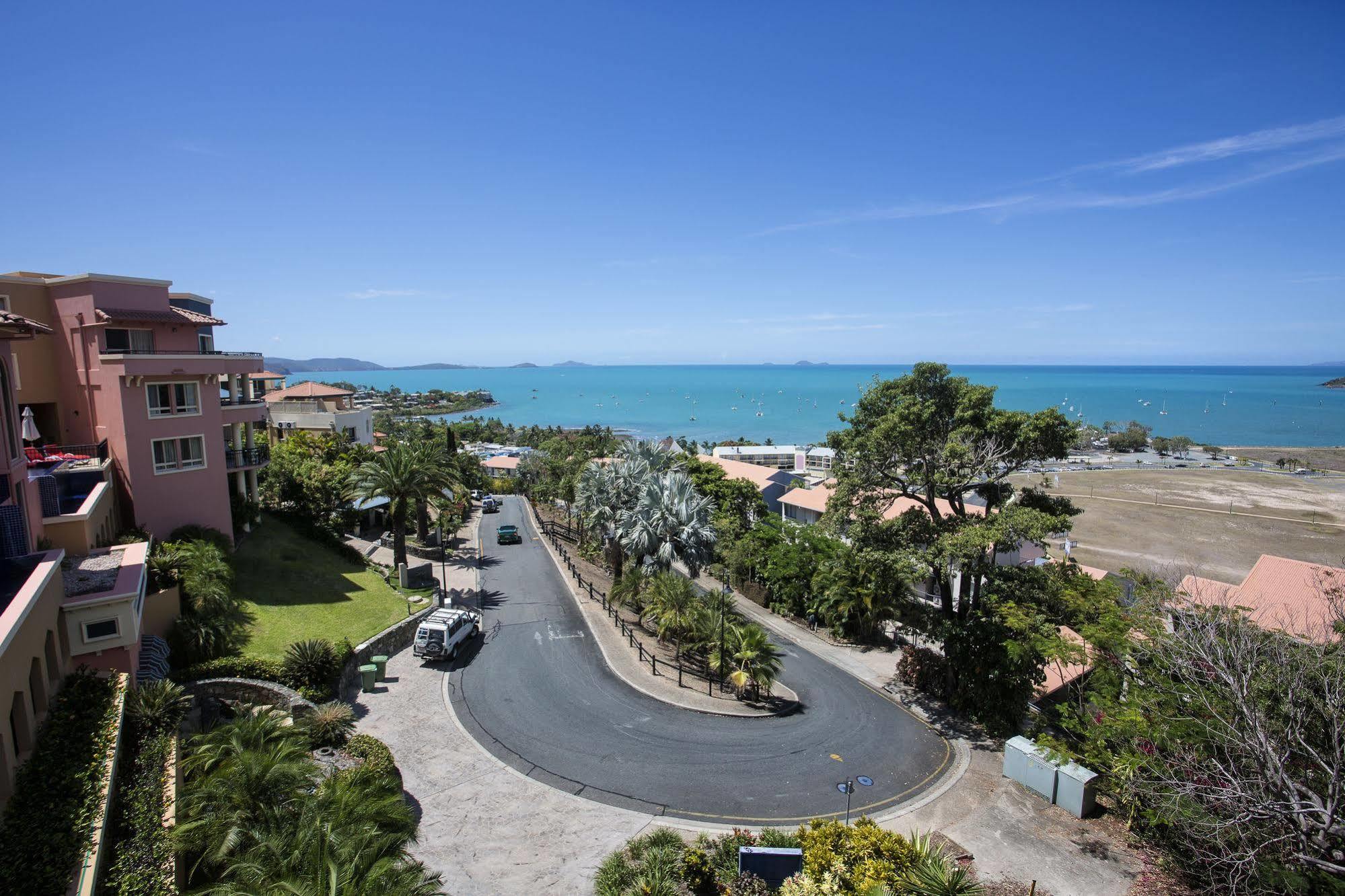Resort Martinique Whitsunday 4*