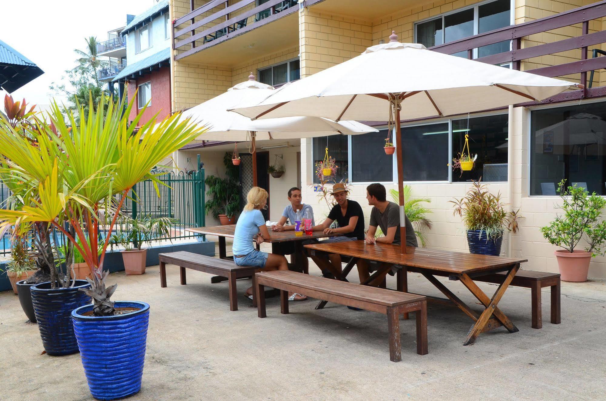 The Hostel, Airlie * Airlie Beach