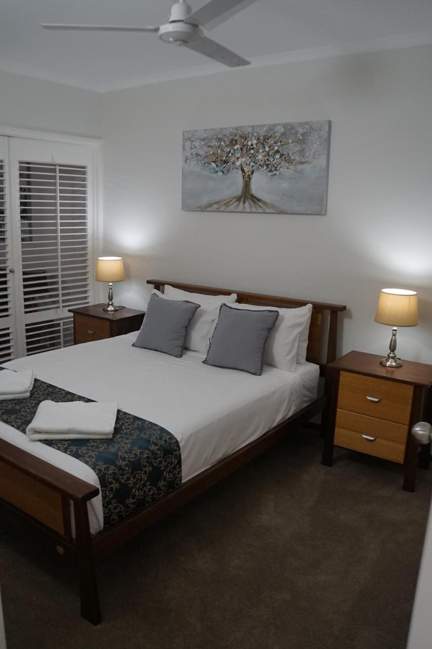Airlie Seaview Aparthotel 4*