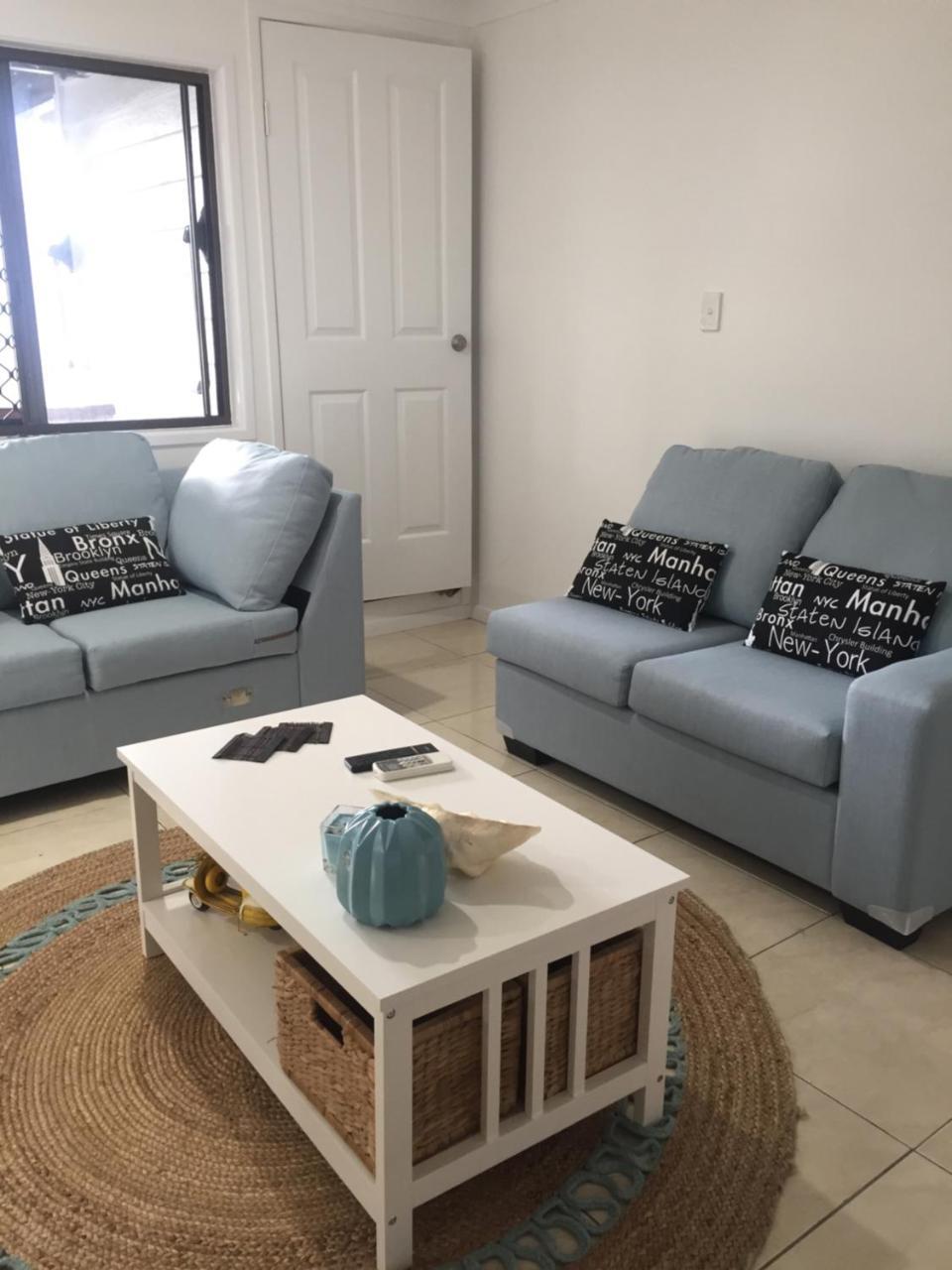 Guest house 'Chez-Nous' - Two Bedroom Apartment Airlie Beach