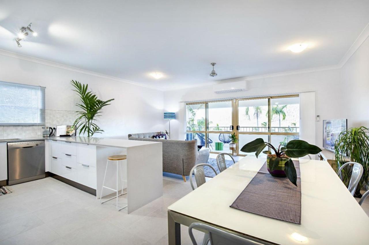 Sea Eagle On Airlie Apartment