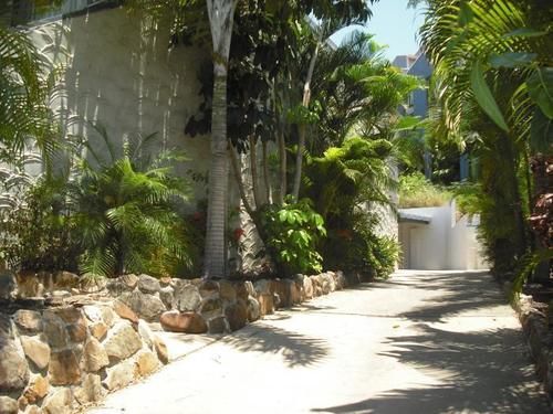 Airlie Seaview 4*