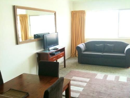 Airlie Seaview 4*