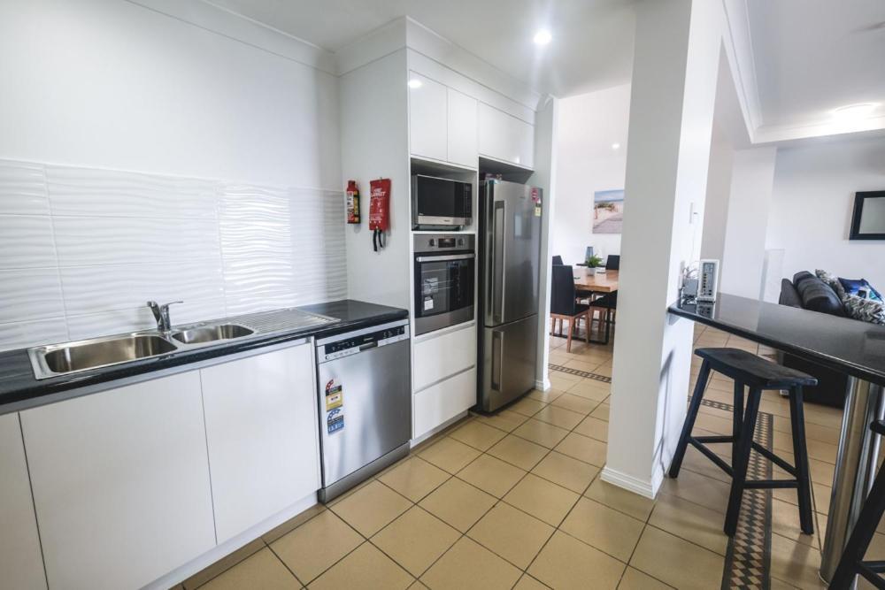 Absolute Airlie Apartment