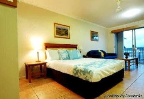 At Boathaven Bay 4* Airlie Beach