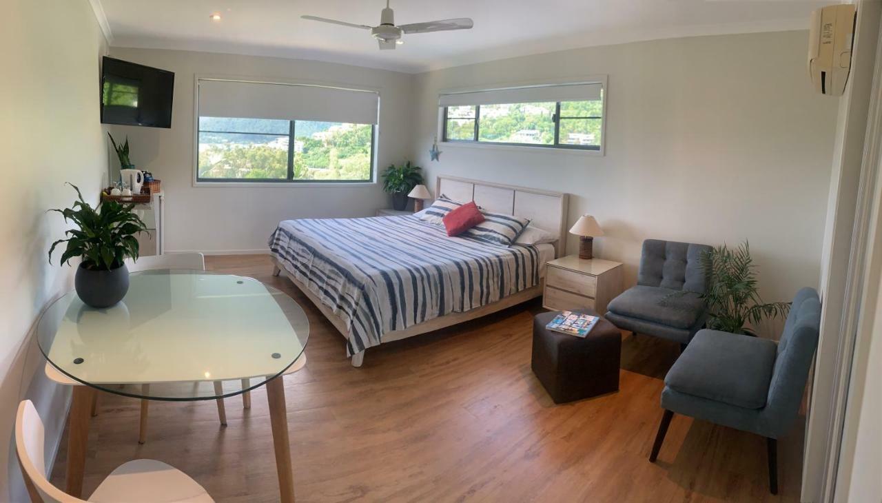 Island Views 4*