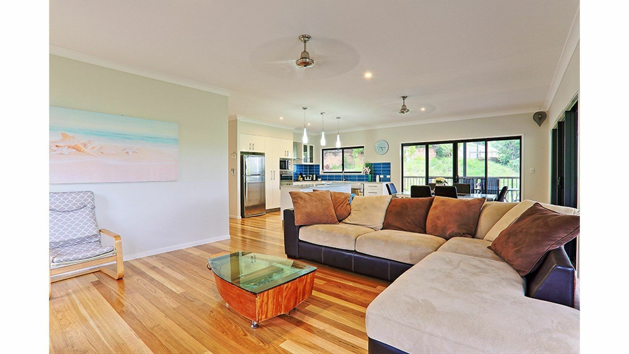 Laguna Views - Airlie Holiday home *