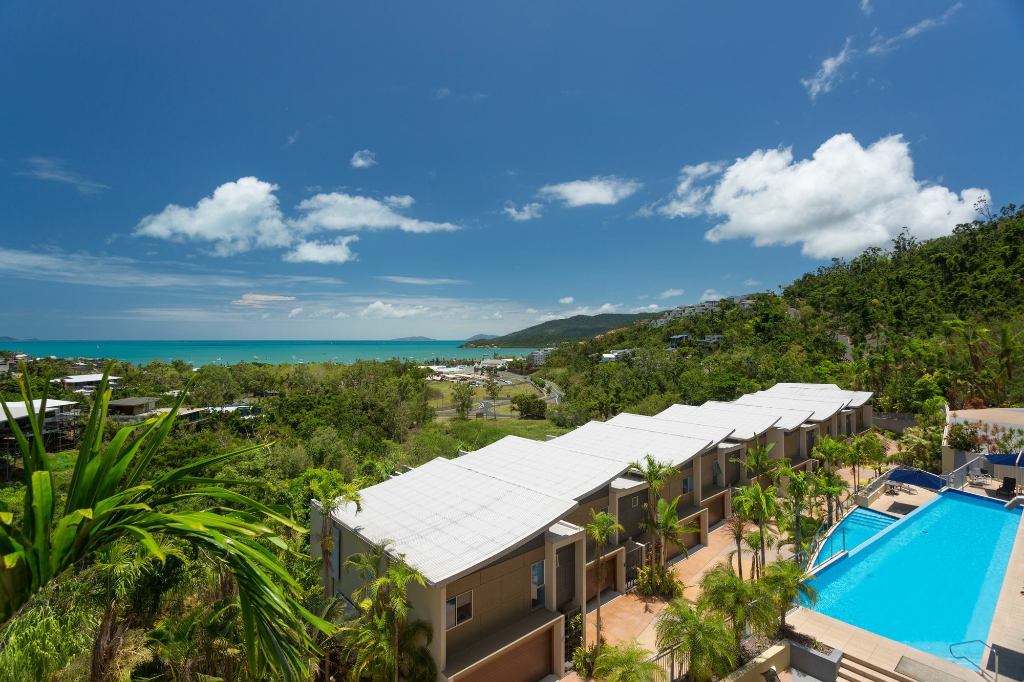 Grand Mercure Azure Sea Whitsundays Apartment