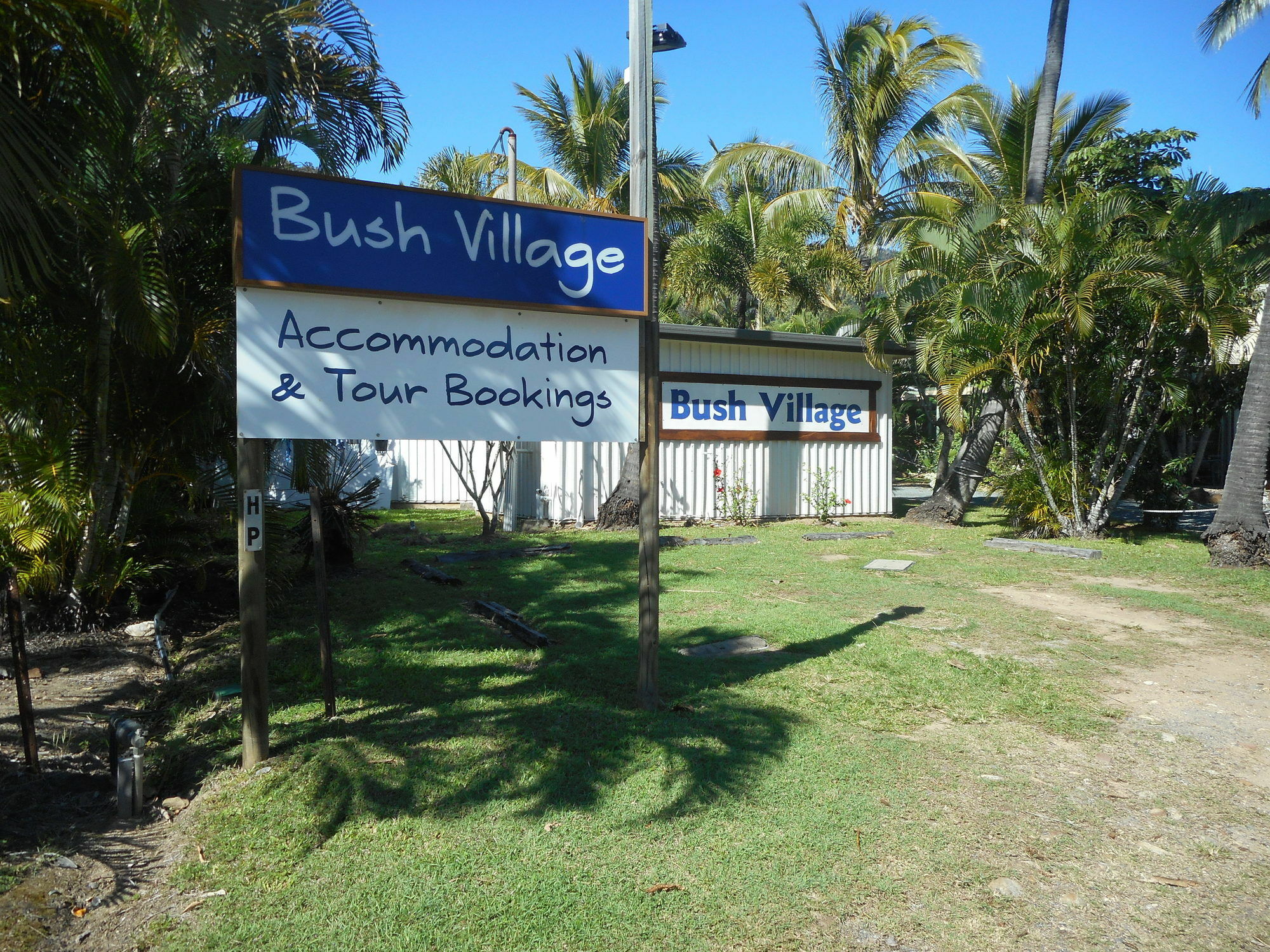 Bush Village 3* Airlie Beach