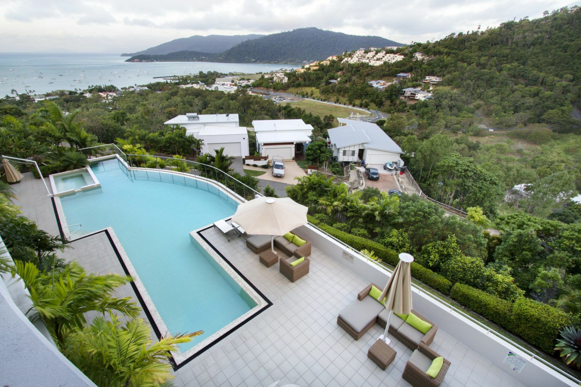 Serenity Views - Airlie Apartment *