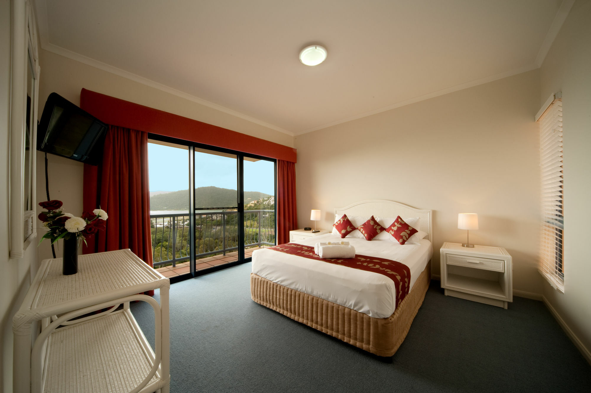 Sea Star Aparthotel 4*