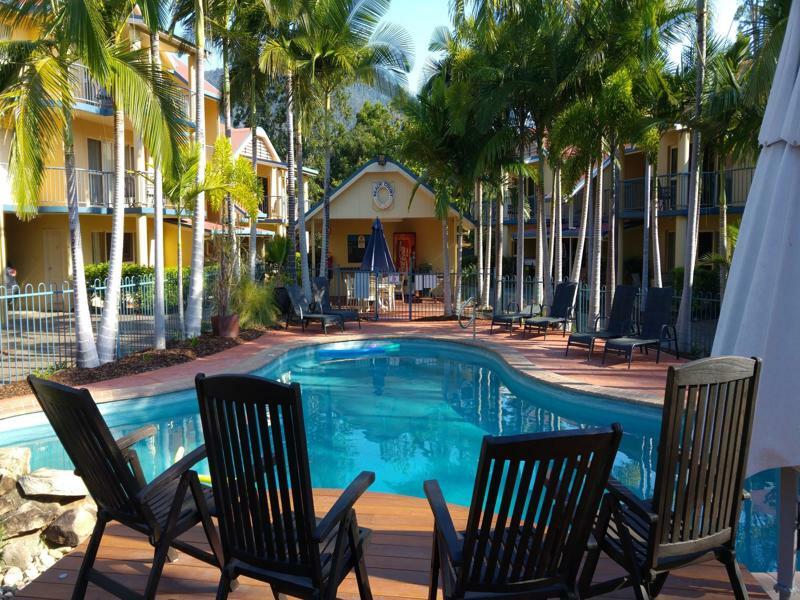 At Court 4* Airlie Beach