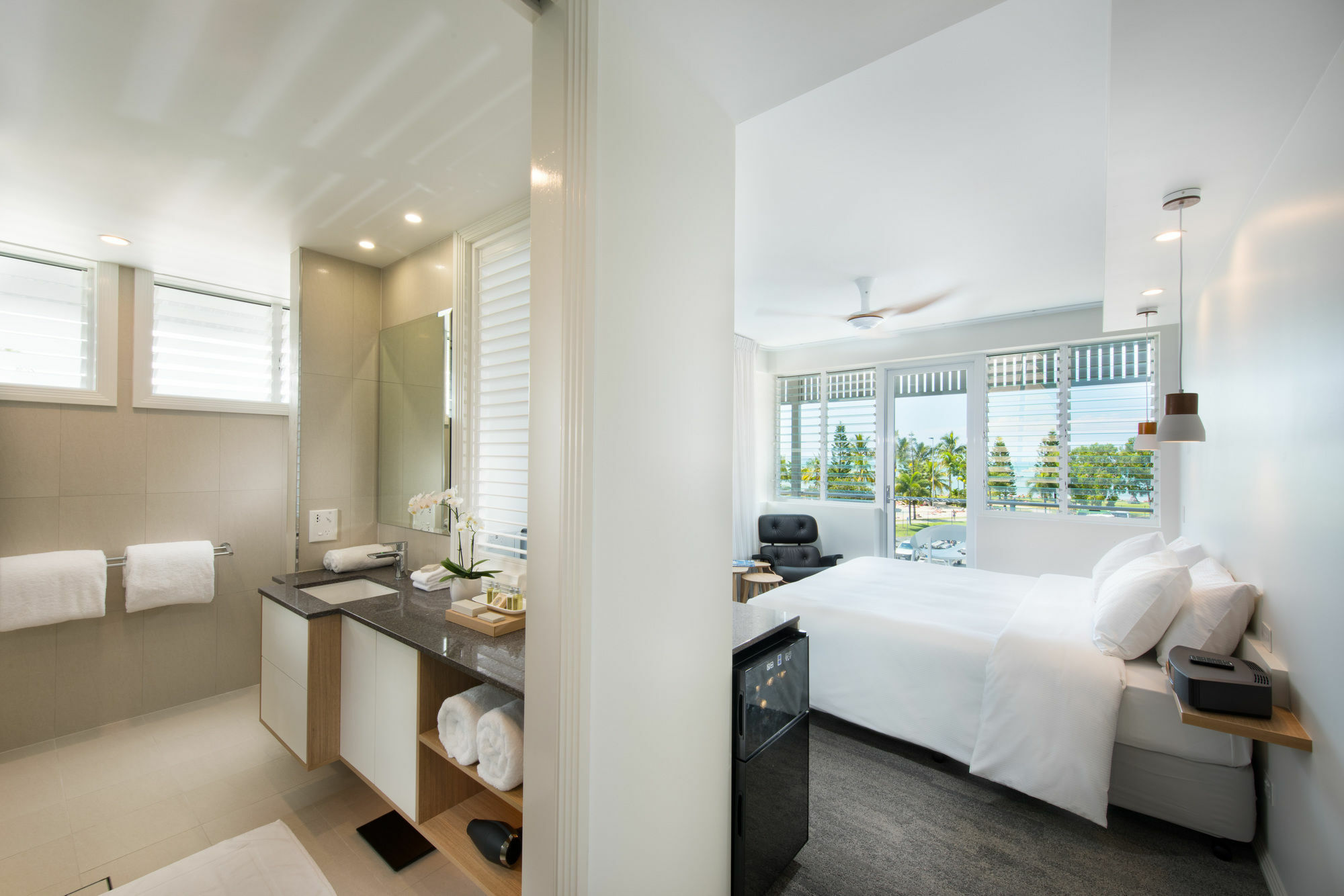 Hotel Heart Hotel And Gallery Whitsundays 4*