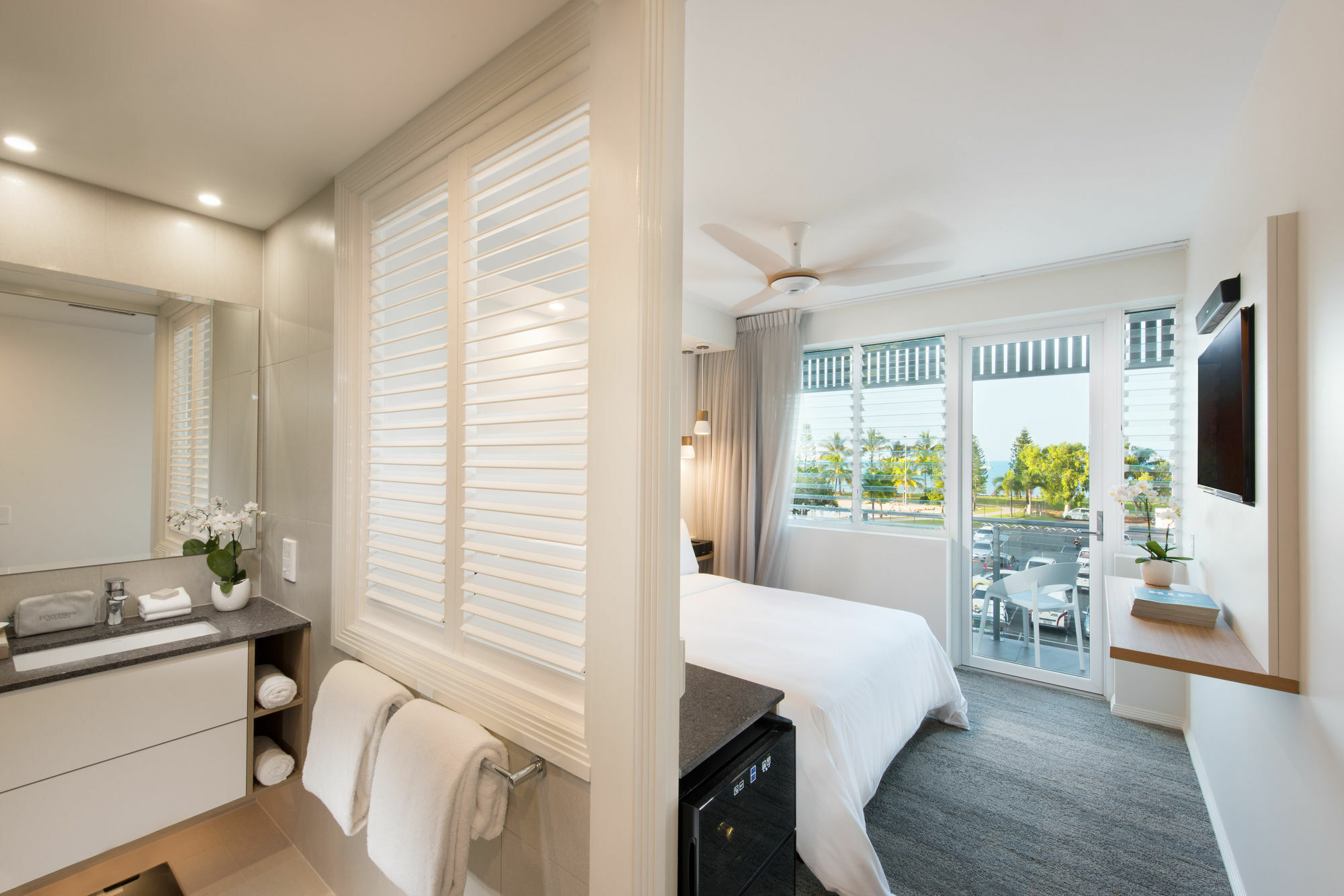 Hotel Heart Hotel And Gallery Whitsundays 4*