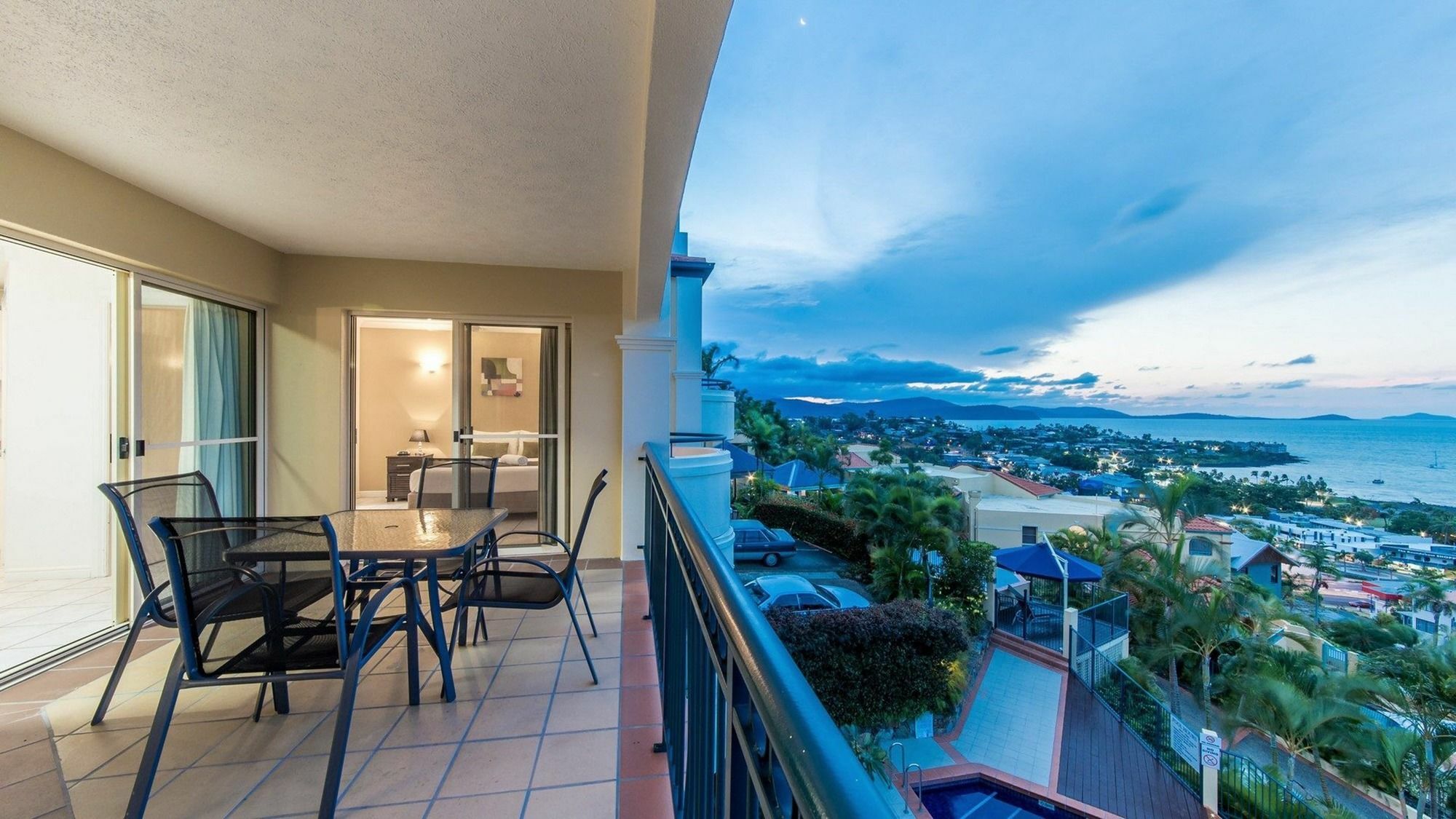Apartment Magnificence At Airlie Airlie Beach