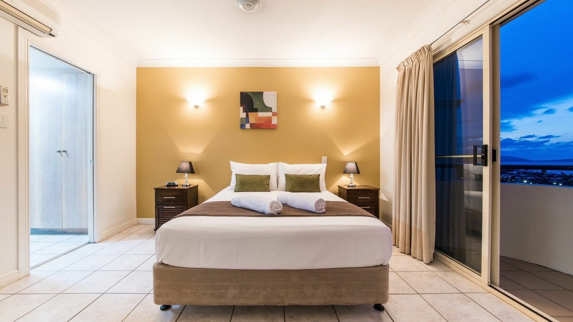 Apartment Magnificence At Airlie Airlie Beach