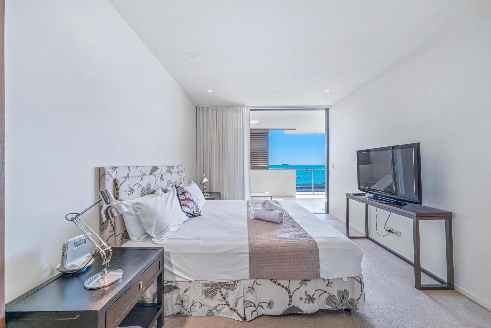 Apartment Executive On Whisper Bay - Cannonvale *