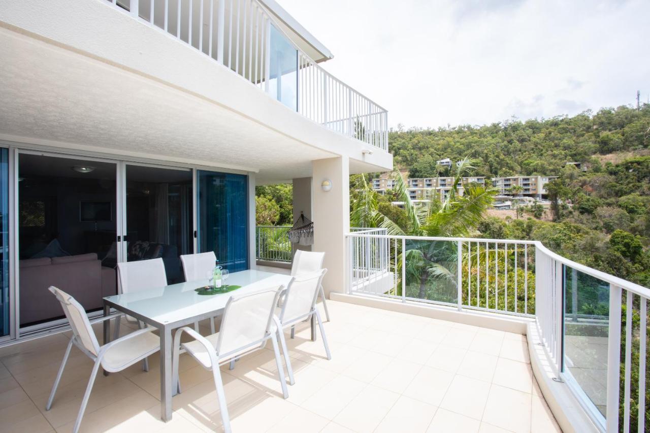 Spacious Tropical Sanctuary Ocean Views *