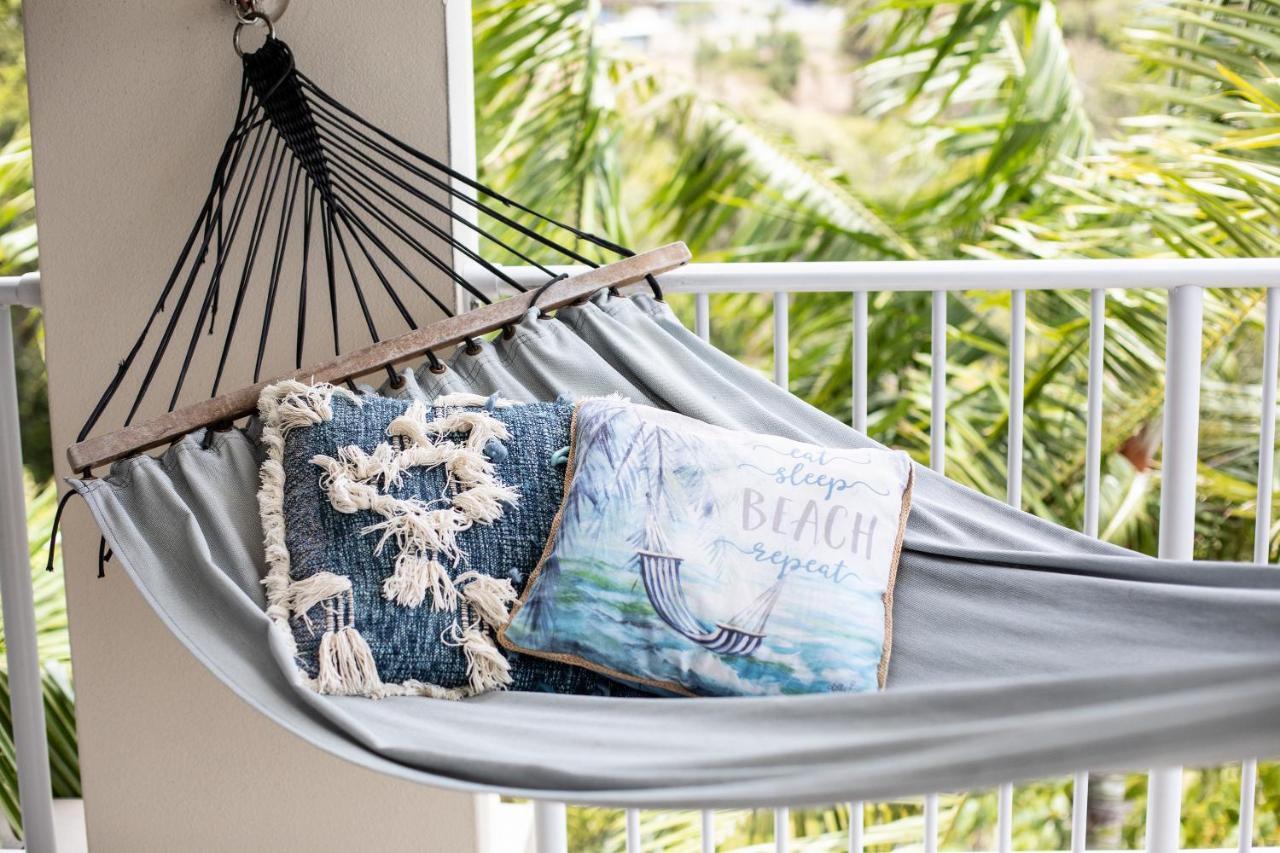 Spacious Tropical Sanctuary Ocean Views * Airlie Beach