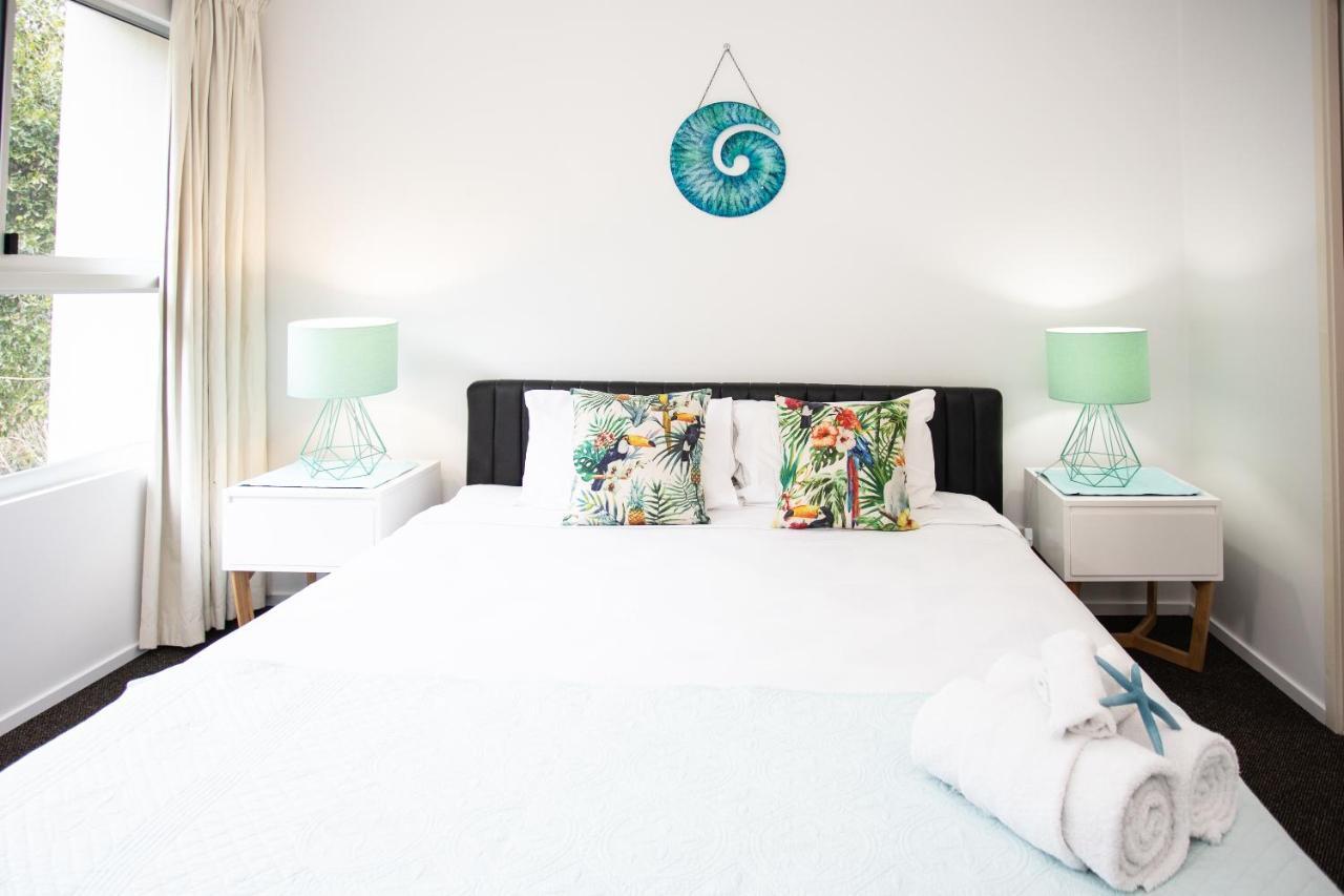 Spacious Tropical Sanctuary Ocean Views *