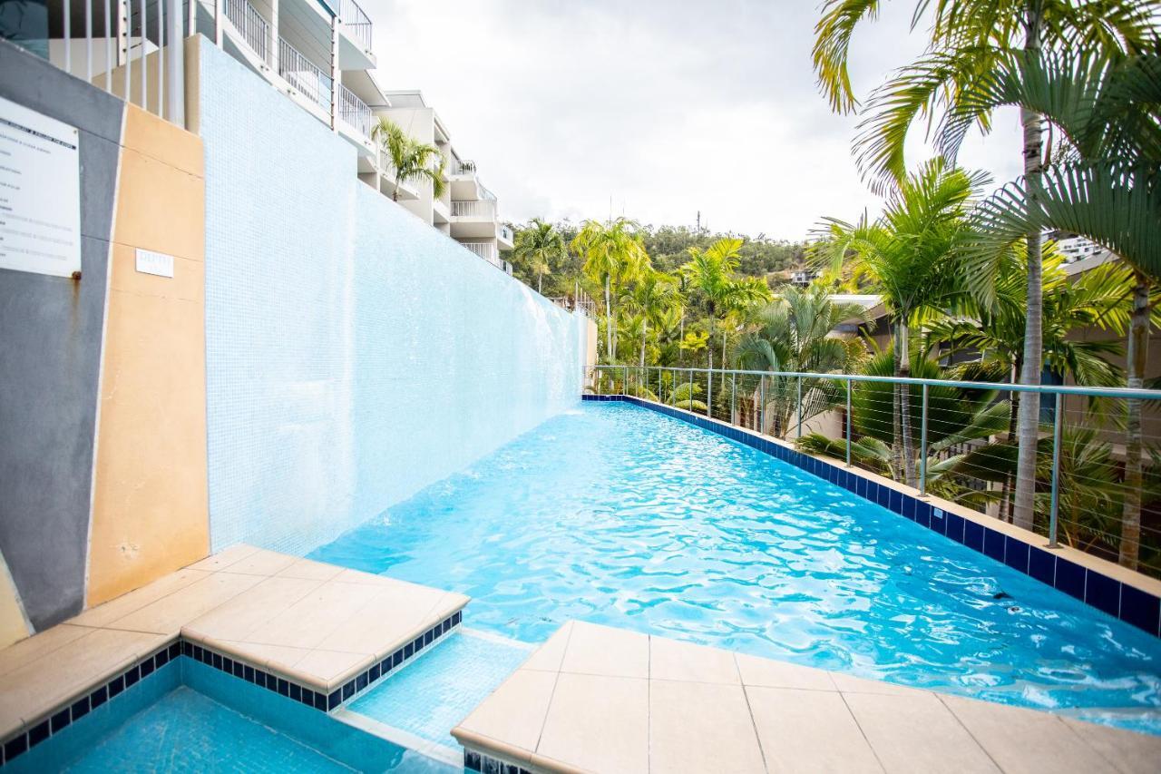 Spacious Tropical Sanctuary Ocean Views Airlie Beach