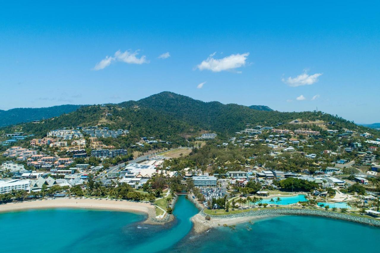 Mandalay Escape, Seclusion & Serenity With A Pool Holiday home