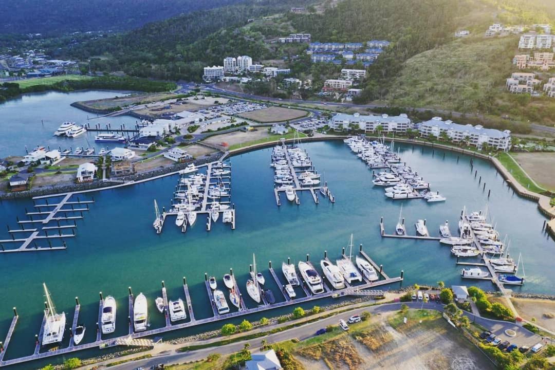 Apartment ☆airliedise☆no Hills☆kitchen☆5min Walk 2 Ferry Terminal☆wifi☆netflix Airlie Beach