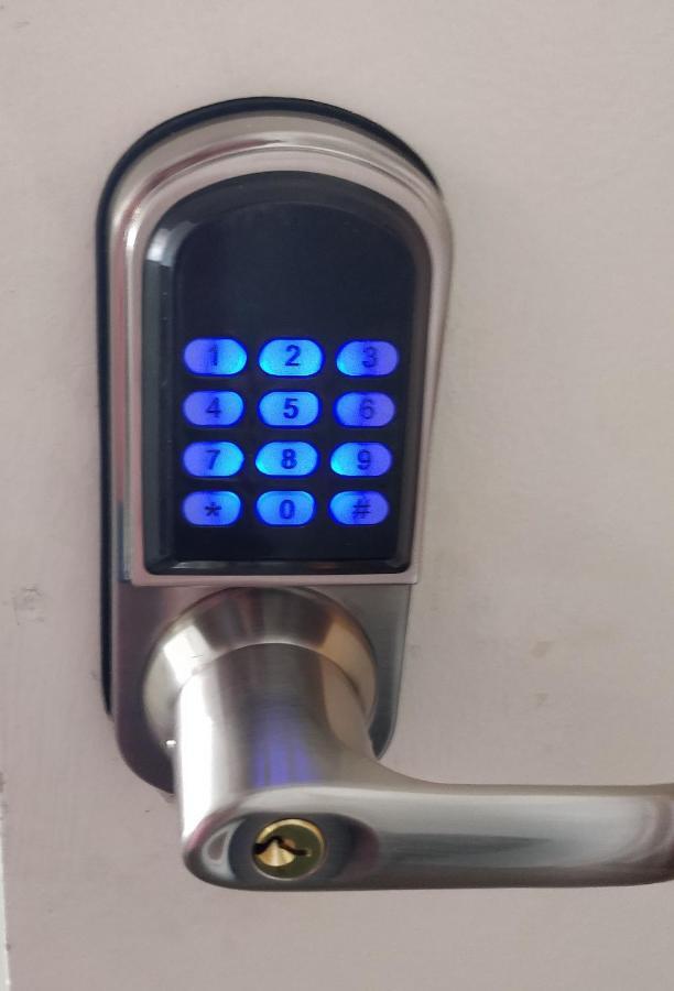 Apartment ☆airliedise☆no Hills☆kitchen☆5min Walk 2 Ferry Terminal☆wifi☆netflix
