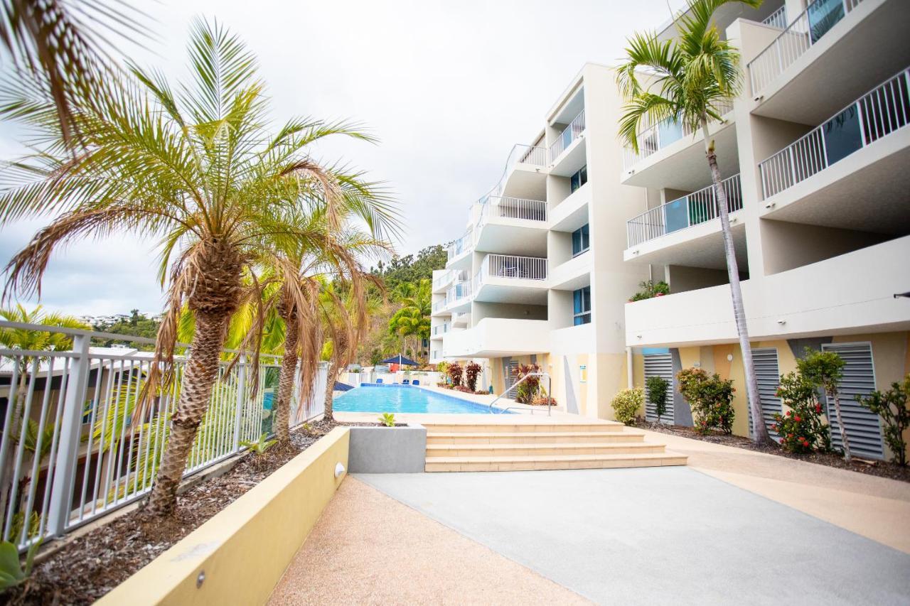 Spacious Tropical Sanctuary Ocean Views *