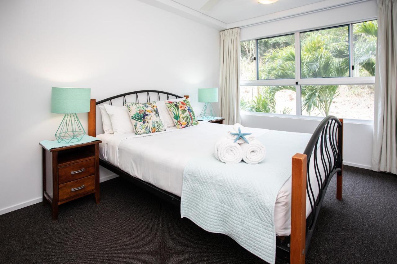 Spacious Tropical Sanctuary Ocean Views Airlie Beach
