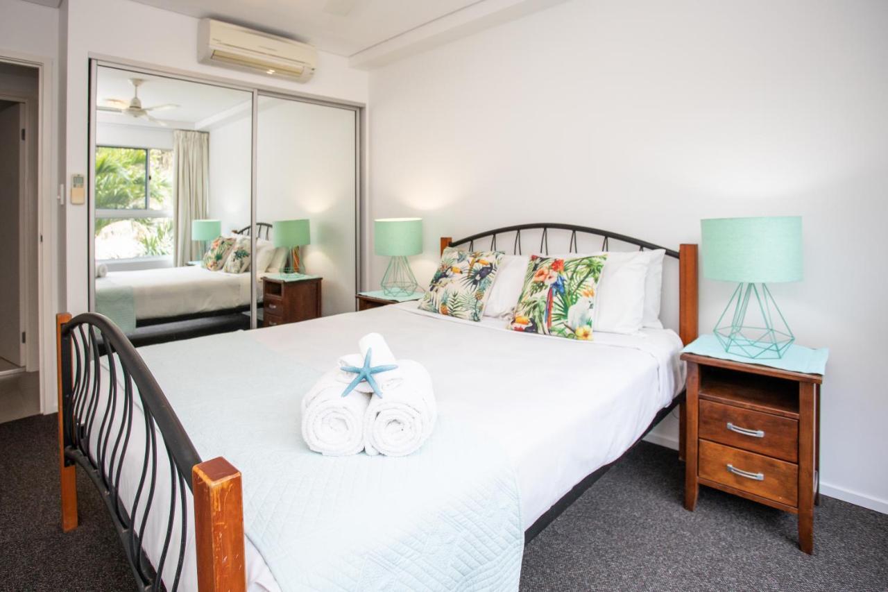 Spacious Tropical Sanctuary Ocean Views Airlie Beach