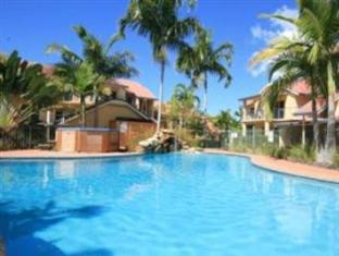 At Court 4* Airlie Beach