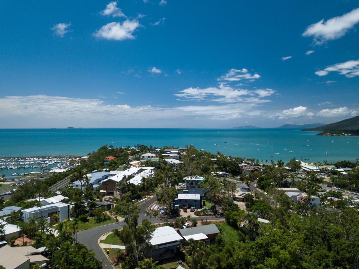 7 Waves - Airlie Apartment *