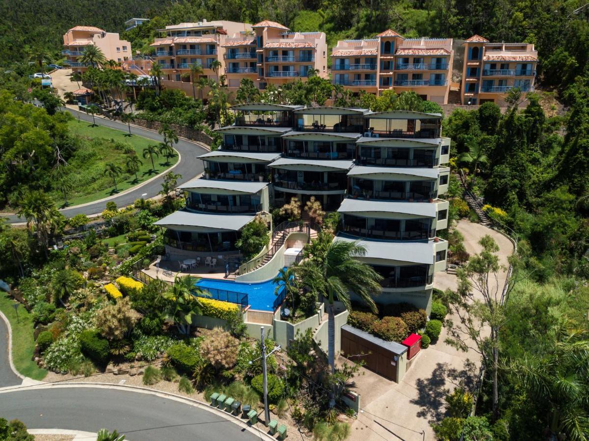 7 Waves - Airlie Apartment