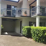 La Villa At Beach Court