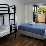 Colonial Court Beachfront Motel & Holiday Stay