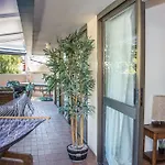 Colonial Court Beachfront Motel & Holiday Stay
