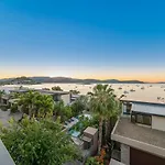 Executive On Whisper Bay - Cannonvale