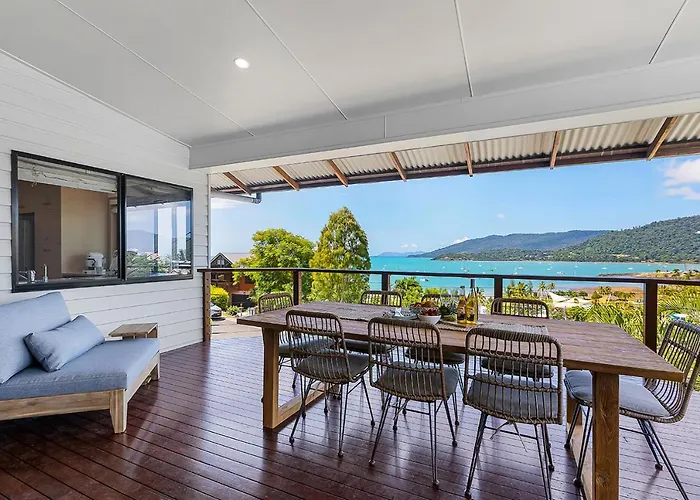Airlie Views