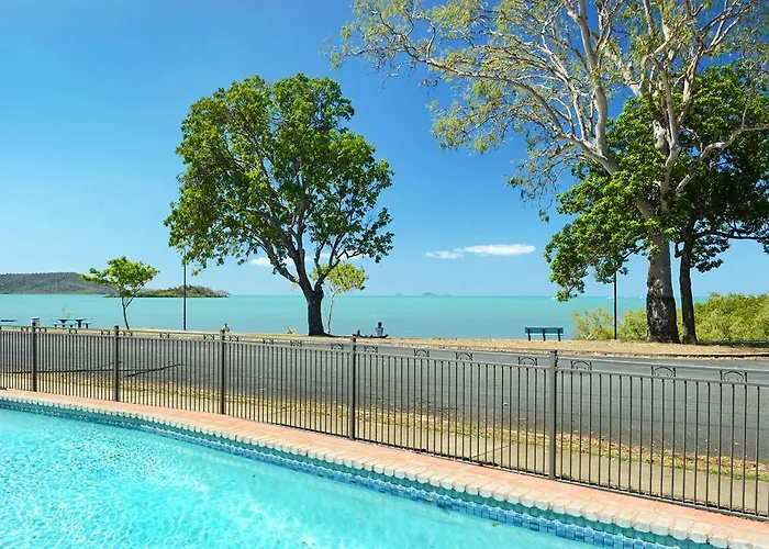 Whitsunday Waterfront Apartments