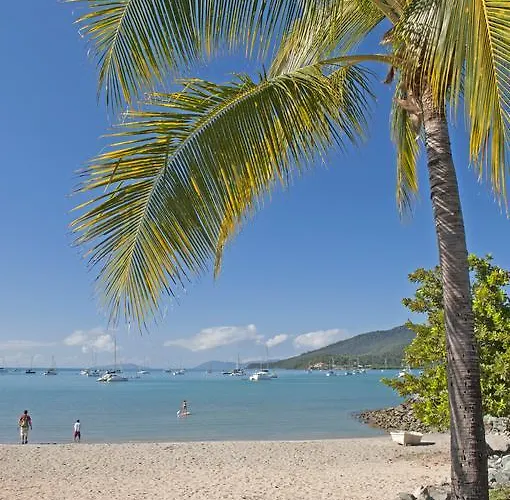 Colonial Court Beachfront Motel & Holiday Stay