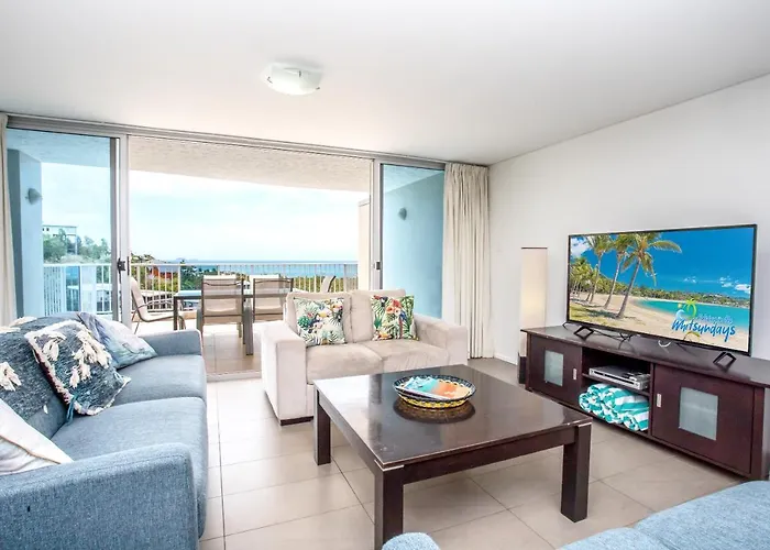 Spacious Tropical Sanctuary Ocean Views